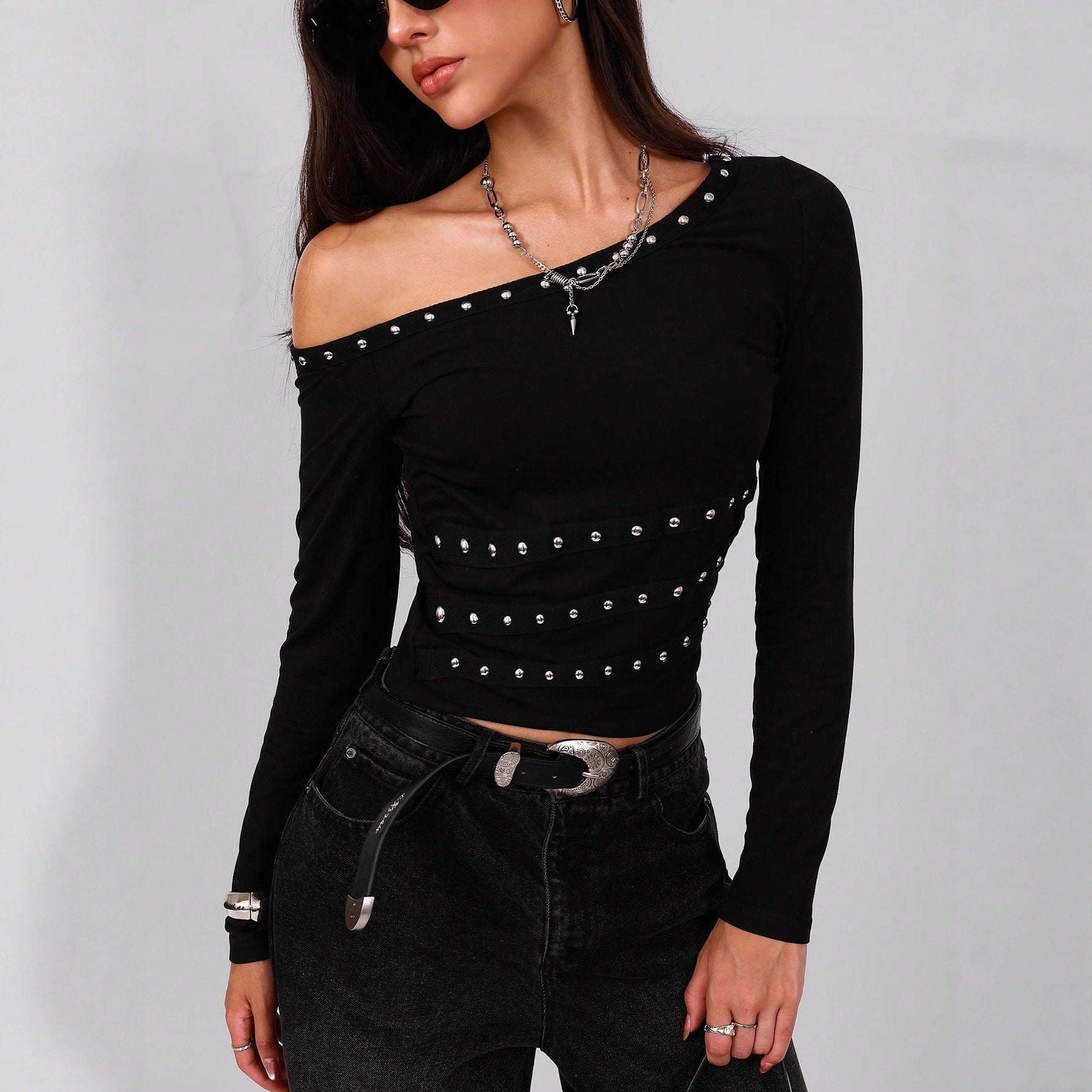 Oblique Shoulder Collar Metal Ribbon Nail Decoration Slim-fit T-shirt